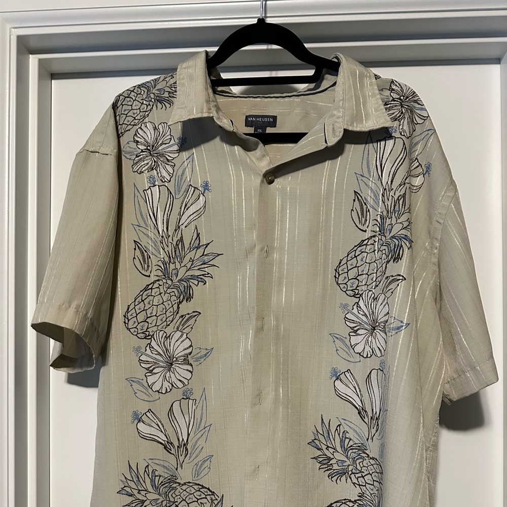 Tan dress shirt size 2xl with pineapples
